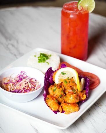 Sweet chilli shrimp with with rice and vegetables